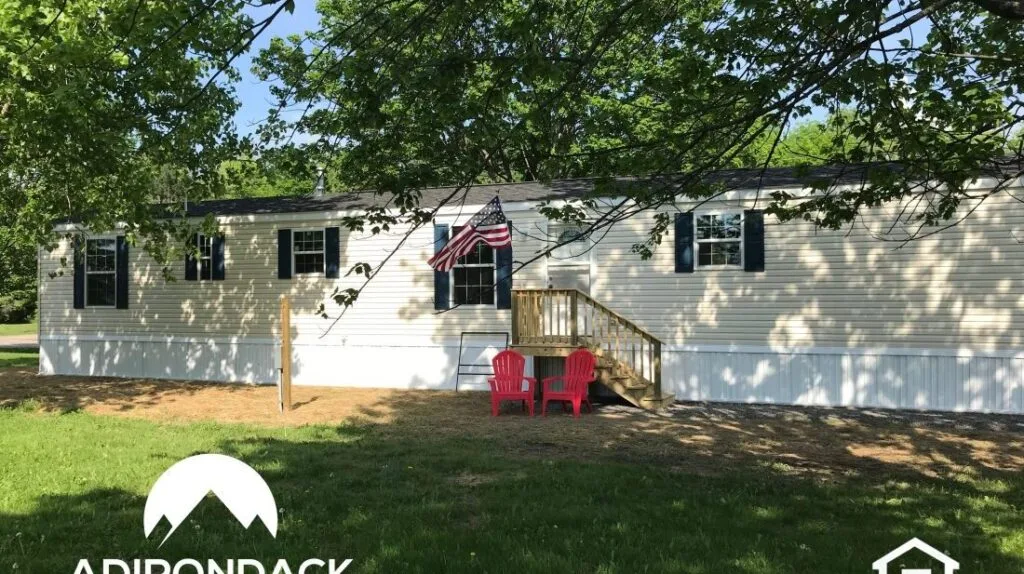Manufactured home with front porch